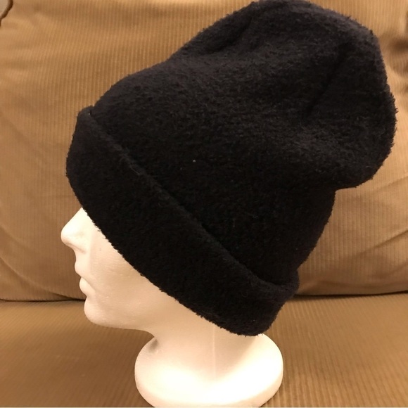 The North Face women’s winter hat. Black in colour. NWOT. - Picture 4 of 7